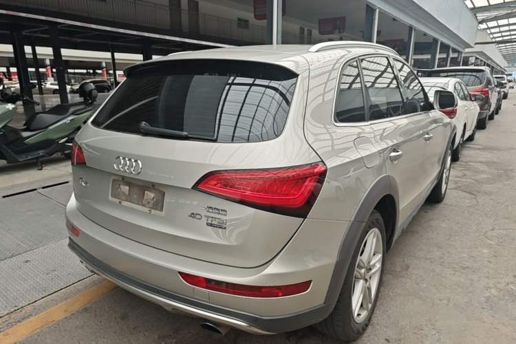 Used Audi Q5 2017 Plus 40 TFSI Technology Model Rear Right 45 Deg