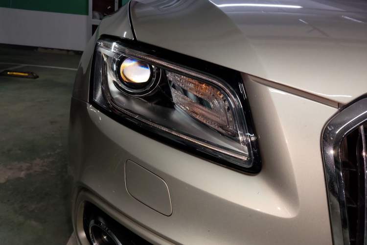 Used Audi Q5 2017 Plus 40 TFSI Ambition Model Right Front Headlight