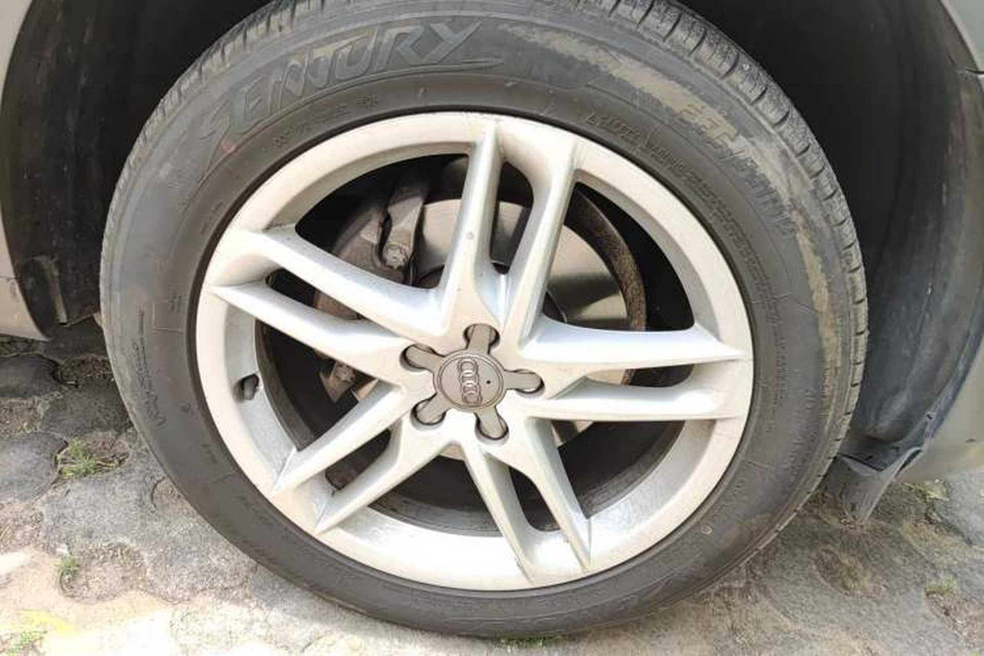 Used Audi Q5 2017 40 TFSI Comfort Model Right Front Wheel Hub