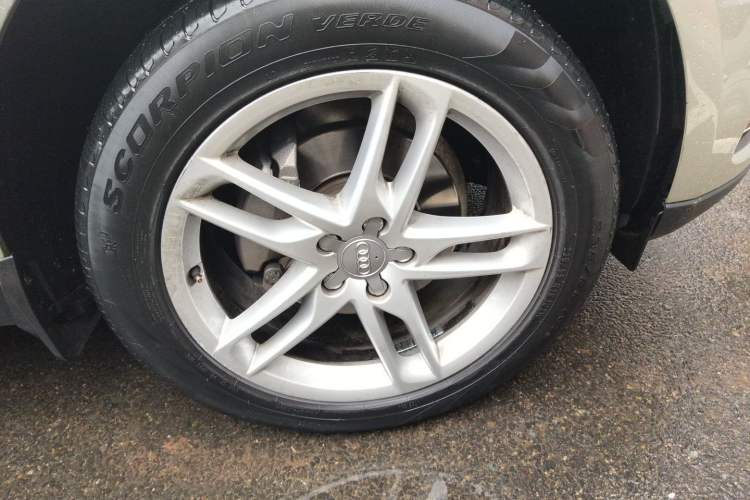Used Audi Q5 2017 40 TFSI Comfort Model Right Front Wheel Hub