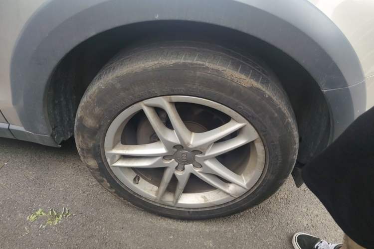 Used Audi Q5 2017 Plus 40 TFSI Technology Model Right Front Wheel Hub