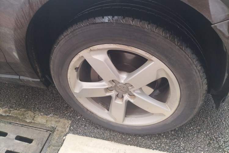 Used Audi Q5 2017 Plus 40 TFSI Ambition Model Right Front Wheel Hub