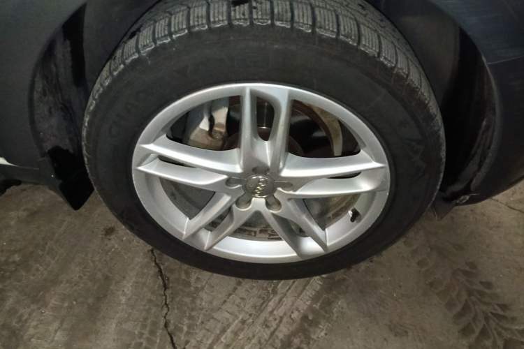 Used Audi Q5 2017 Plus 40 TFSI Technology Model Right Front Wheel Hub