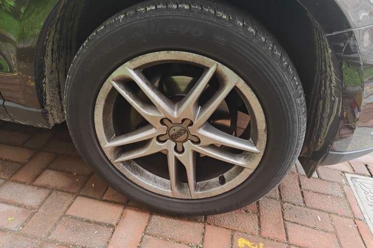 Used Audi Q5 2017 40 TFSI Technology Edition Right Front Wheel Hub