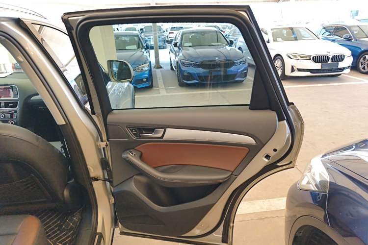 Used Audi Q5 2017 Plus 40 TFSI Technology Model Right Rear Door Interior