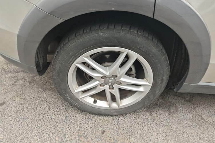 Used Audi Q5 2017 Plus 40 TFSI Technology Model Right Rear Wheel Hub