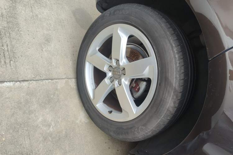 Used Audi Q5 2017 Plus 40 TFSI Ambition Model Right Rear Wheel Hub