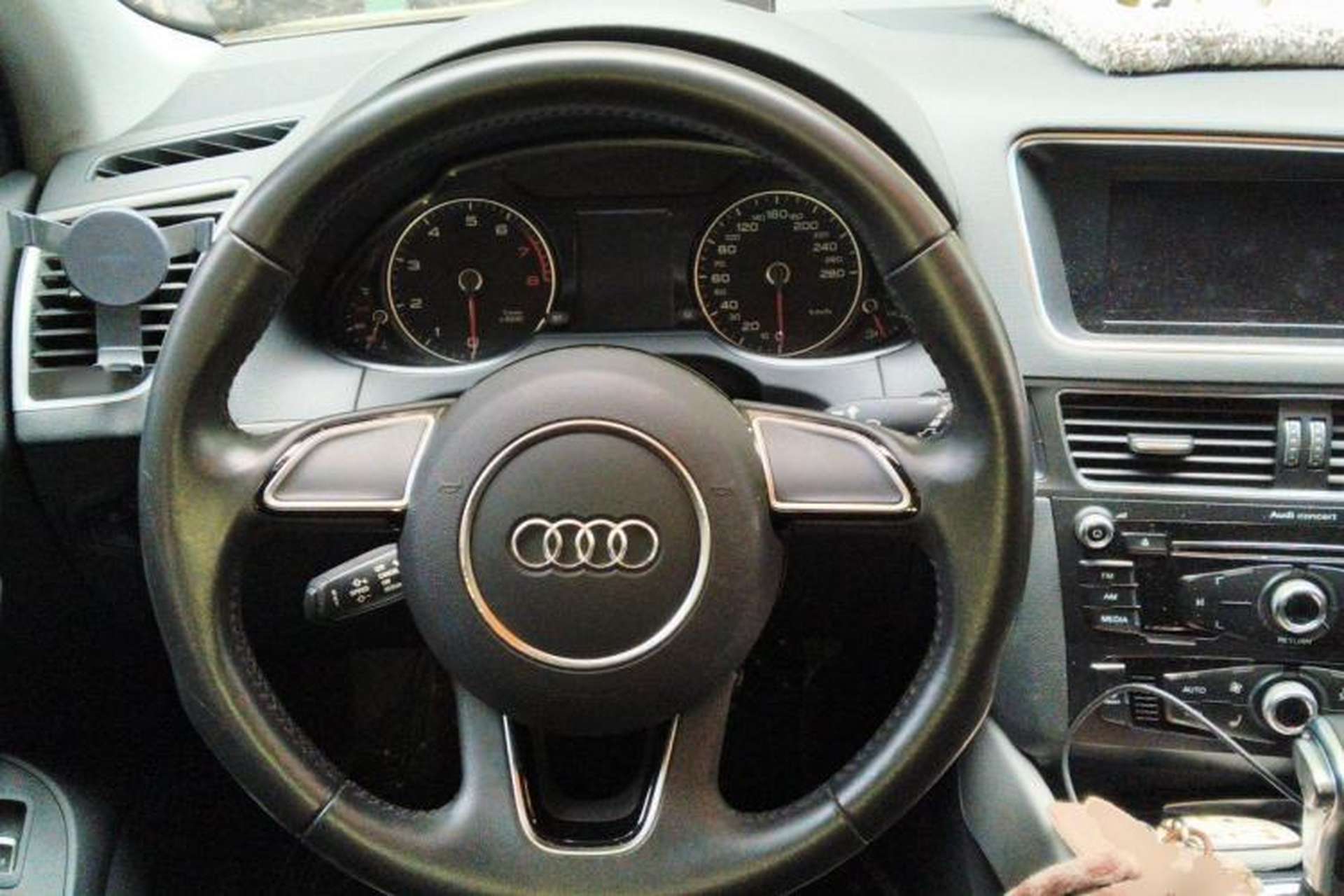 Used Audi Q5 2017 Plus 40 TFSI Ambition Model Steering Wheel