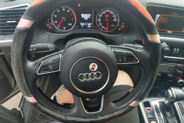 Used Audi Q5 2017 Plus 40 TFSI Technology Model Steering Wheel