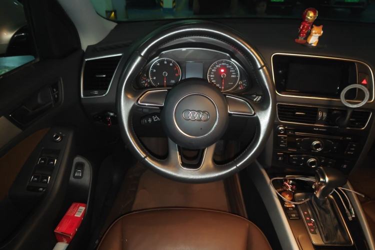 Used Audi Q5 2017 40 TFSI Ambition Edition Steering Wheel