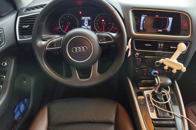 Used Audi Q5 2017 Plus 40 TFSI Ambition Model Steering Wheel