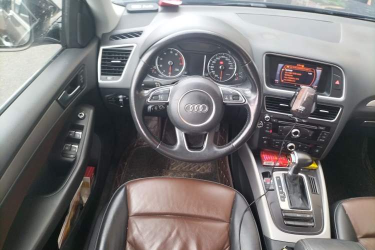 Used Audi Q5 2017 Plus 40 TFSI Ambition Model Steering Wheel