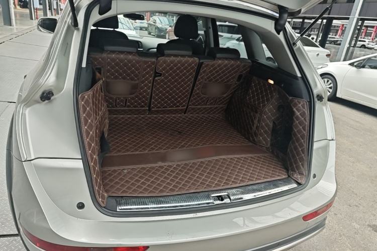 Used Audi Q5 2017 Plus 40 TFSI Technology Model Trunk