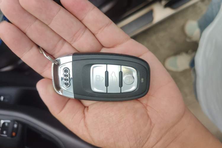 Used Audi Q5 2017 Plus 40 TFSI Ambition Model Vehicle Key