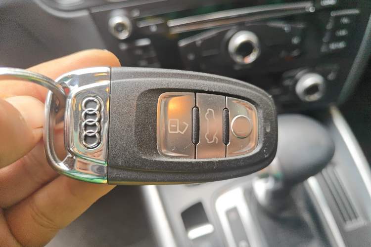 Used Audi Q5 2017 40 TFSI Technology Edition Vehicle Key