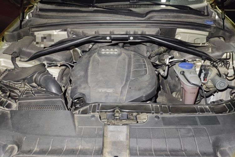 Used Audi Q5 2017 Plus 40 TFSI Ambition Model Engine Bay