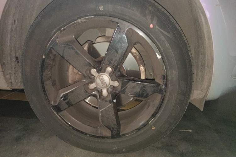 Used Audi Q5 2017 Plus 40 TFSI Ambition Model Right Front Wheel Hub