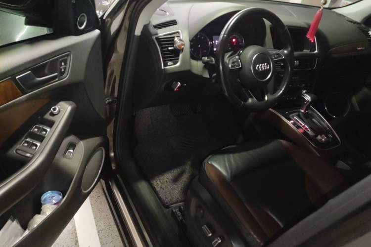 Used Audi Q5 2017 40 TFSI Comfort Model Driver Seat