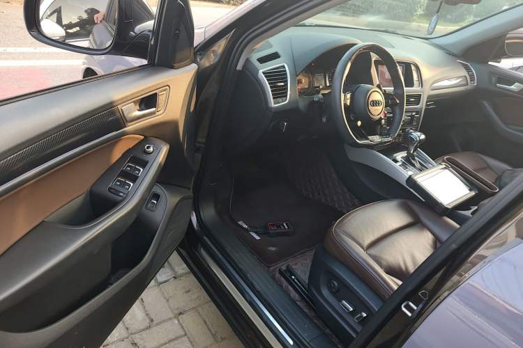 Used Audi Q5 2017 40 TFSI Technology Edition Driver Seat