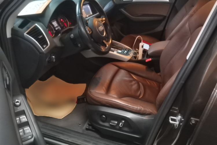 Used Audi Q5 2017 40 TFSI Technology Edition Driver Seat