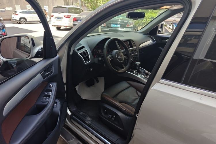 Used Audi Q5 2017 Plus 40 TFSI Technology Model Driver Seat