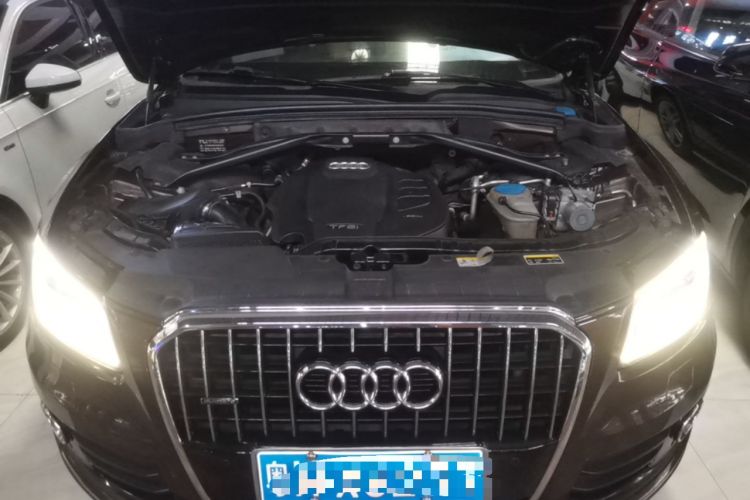 Used Audi Q5 2017 40 TFSI Technology Edition Engine Bay
