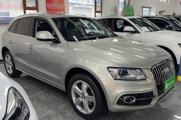 Used Audi Q5 2017 Plus 40 TFSI Ambition Model Exterior 2