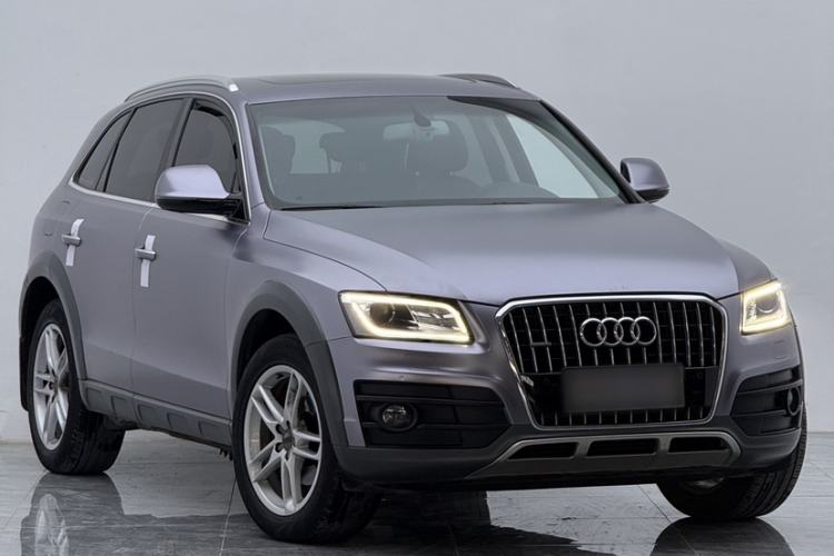 Used Audi Q5 2017 Plus 40 TFSI Technology Model Exterior 3