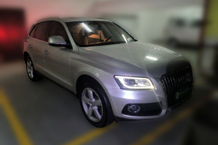 Used Audi Q5 2017 40 TFSI Ambition Edition Front Right 45 Deg
