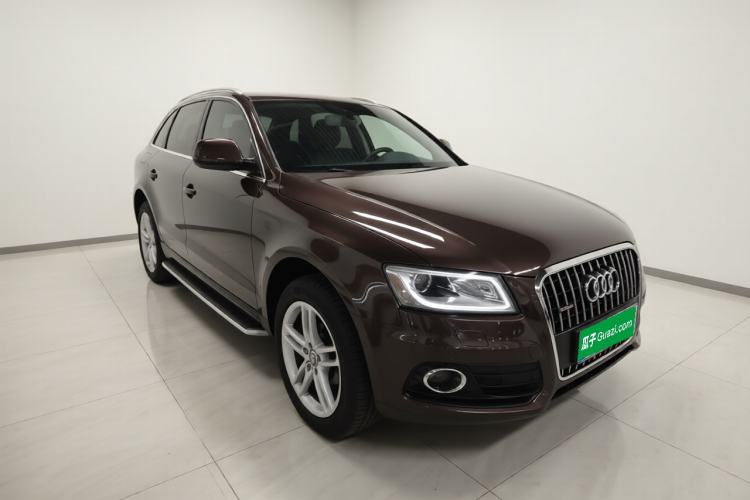 Used Audi Q5 2017 40 TFSI Technology Edition Front Right 45 Deg