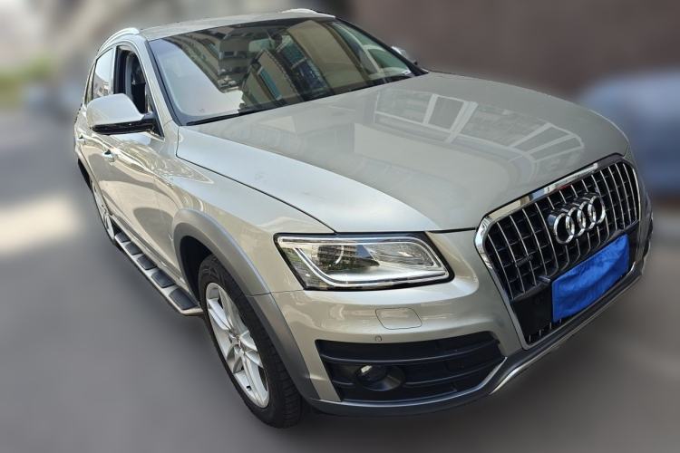Used Audi Q5 2017 Plus 40 TFSI Technology Model Front Right 45 Deg