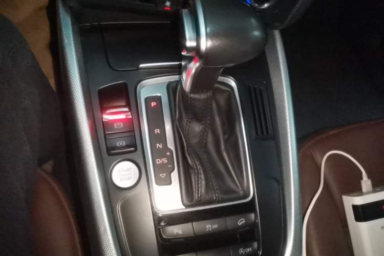 Used Audi Q5 2017 40 TFSI Technology Edition Gear Lever