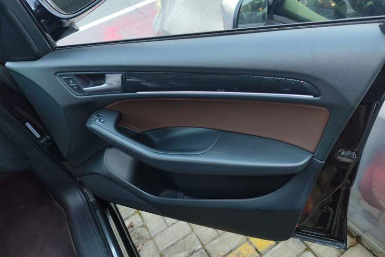 Used Audi Q5 2017 40 TFSI Technology Edition Interior 2