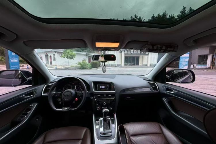 Used Audi Q5 2017 40 TFSI Technology Edition Interior 2