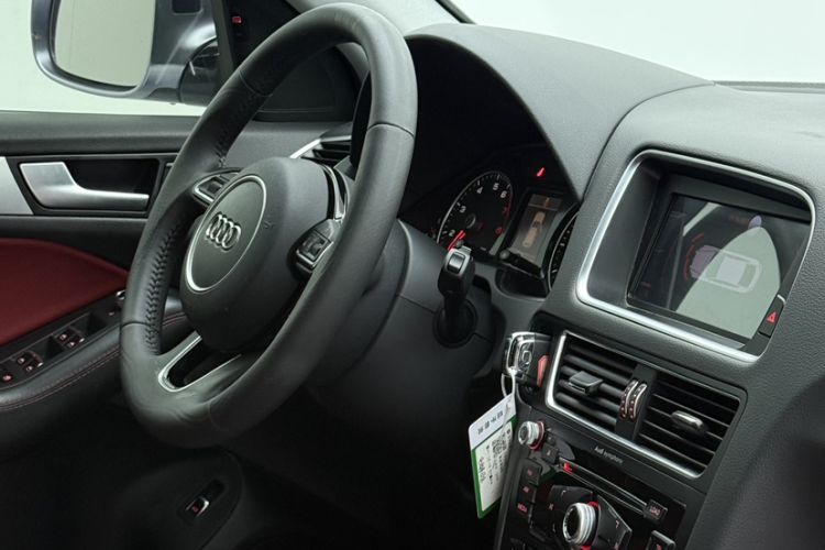 Used Audi Q5 2017 Plus 40 TFSI Technology Model Interior 2
