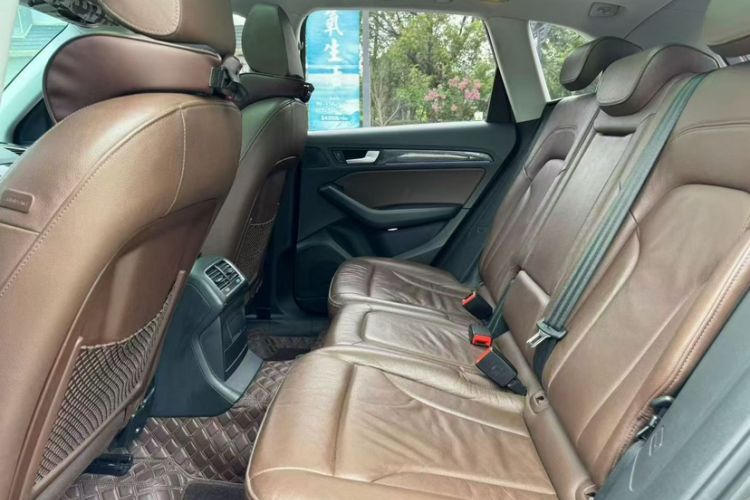 Used Audi Q5 2017 40 TFSI Technology Edition Interior 3