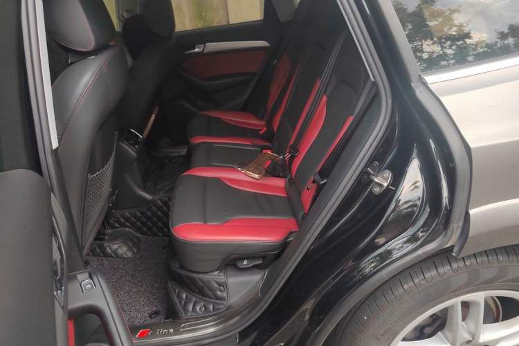Used Audi Q5 2017 Plus 40 TFSI Technology Model Interior 4