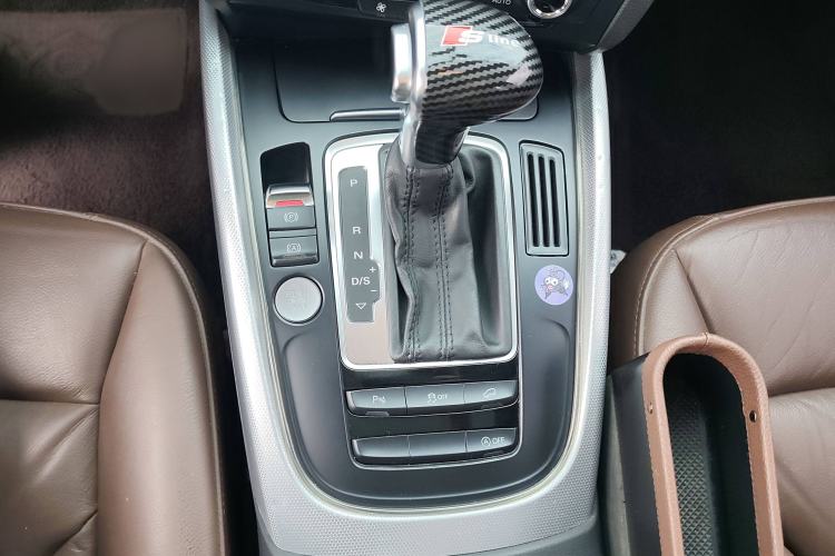 Used Audi Q5 2017 40 TFSI Technology Edition Interior 4