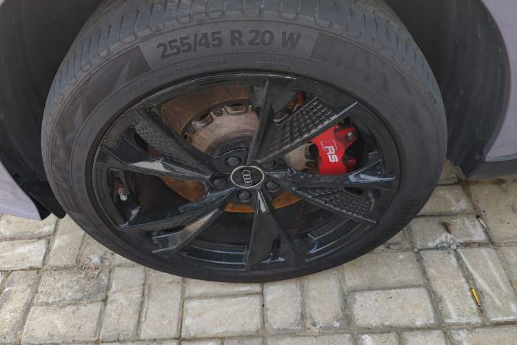 Used Audi Q5 2017 40 TFSI Technology Edition Left Front Wheel Hub