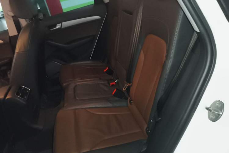 Used Audi Q5 2017 40 TFSI Ambition Edition Left Rear Seat