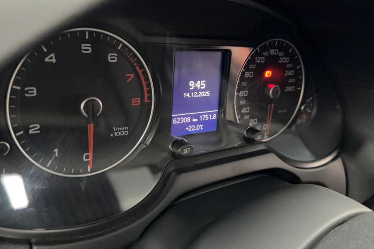 Used Audi Q5 2017 Plus 40 TFSI Ambition Model Odometer Close Up