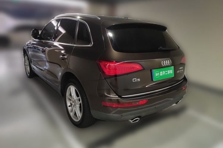 Used Audi Q5 2017 40 TFSI Comfort Model Rear Left 45 Deg
