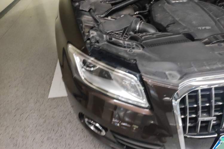 Used Audi Q5 2017 40 TFSI Comfort Model Right Front Headlight