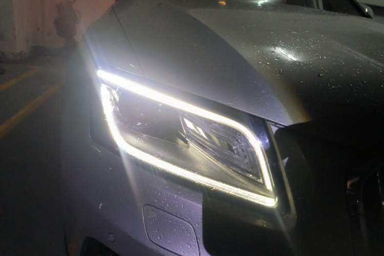 Used Audi Q5 2017 40 TFSI Ambition Edition Right Front Headlight