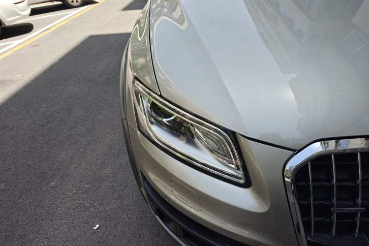 Used Audi Q5 2017 Plus 40 TFSI Technology Model Right Front Headlight