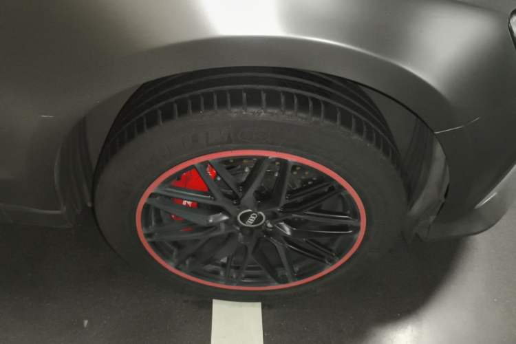 Used Audi Q5 2017 40 TFSI Ambition Edition Right Front Wheel Hub