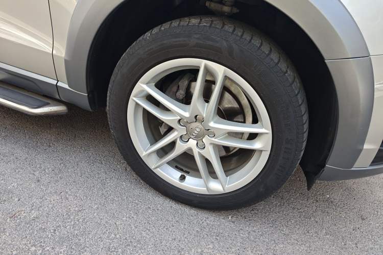 Used Audi Q5 2017 Plus 40 TFSI Technology Model Right Front Wheel Hub