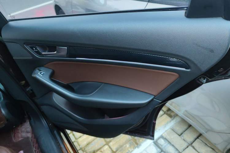 Used Audi Q5 2017 40 TFSI Technology Edition Right Rear Door Interior