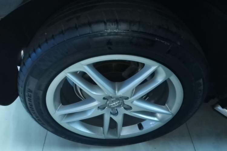 Used Audi Q5 2017 40 TFSI Technology Edition Right Rear Wheel Hub