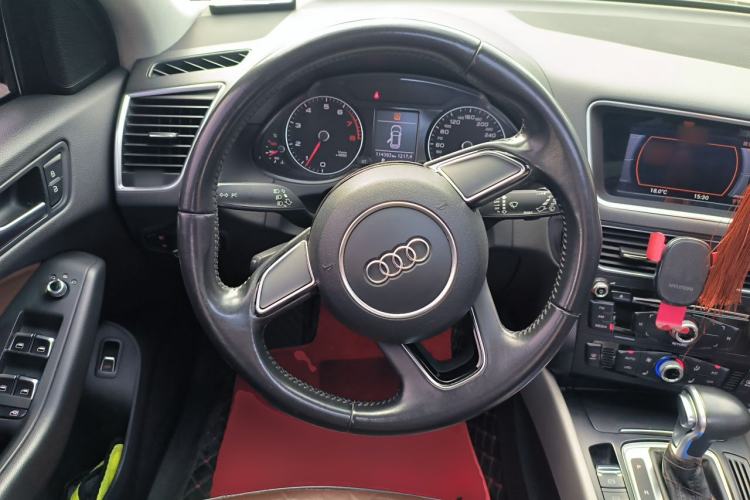 Used Audi Q5 2017 40 TFSI Ambition Edition Steering Wheel